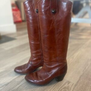 FRYE Leather Pull-On Heel Boot